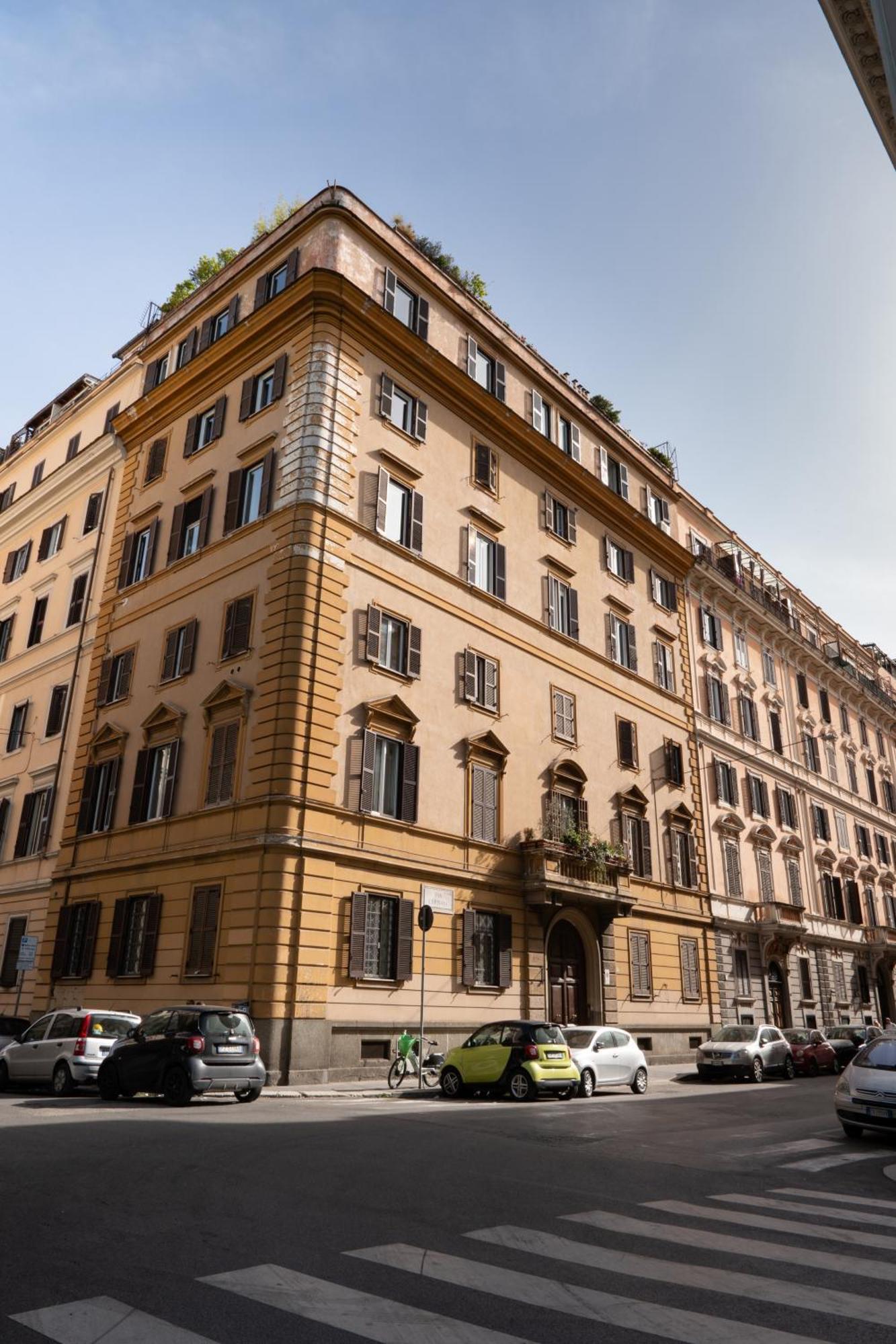 Embassy Suites Roma Esterno foto