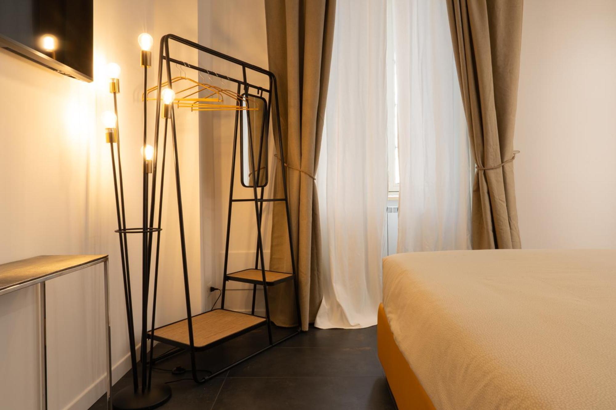 Embassy Suites Roma Esterno foto